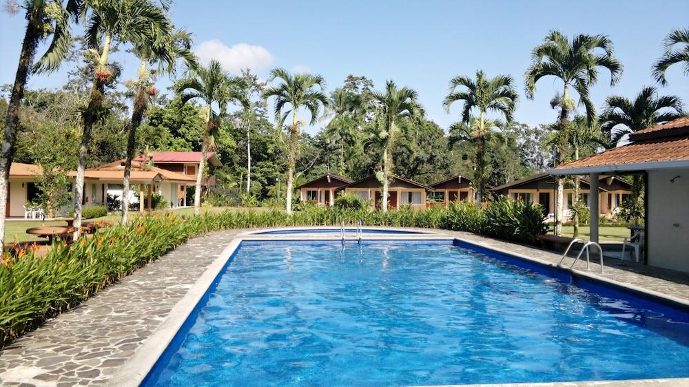 Hotel Eco Arenal 3*